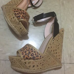 Shoedazzle; Madison wedges